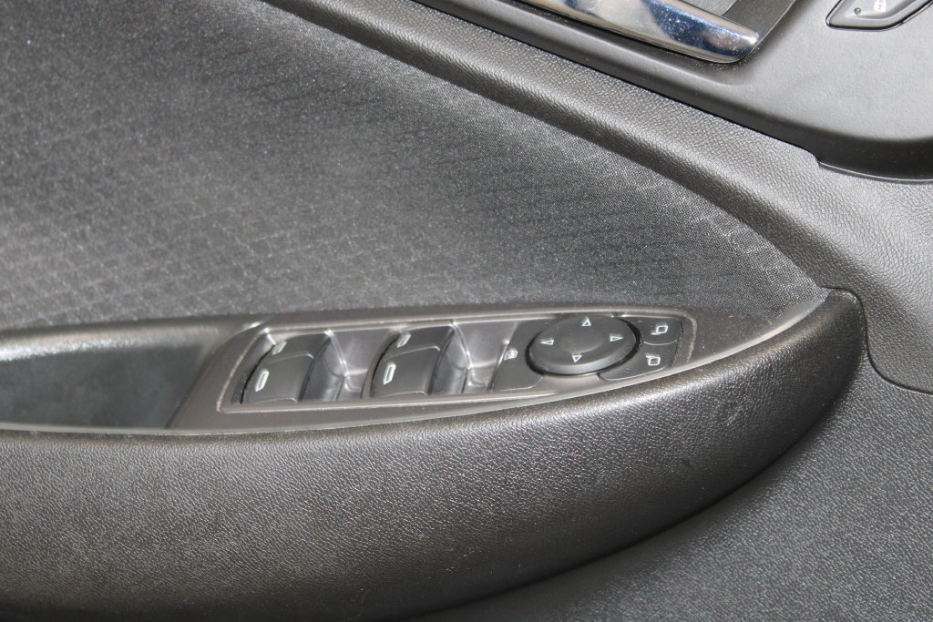 Used 2024 Chevrolet Malibu RS FWD image 22