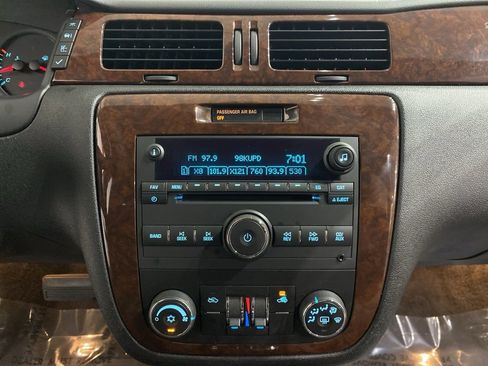Used 2010 Chevrolet Impala LS image 13