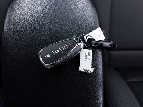 Used 2024 Chevrolet Malibu LS FWD image 25