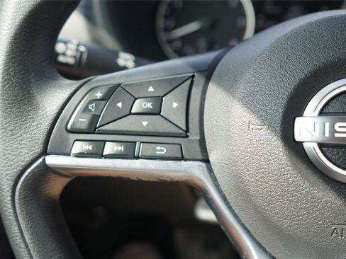 Used 2024 Nissan Sentra SV FWD image 17