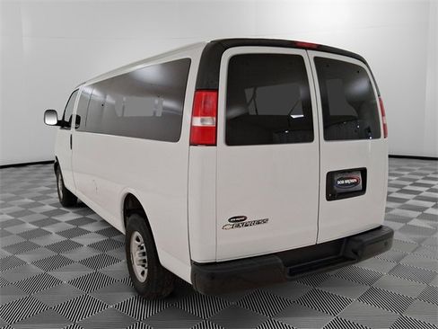 Used 2022 Chevrolet Express 3500 LS image 5