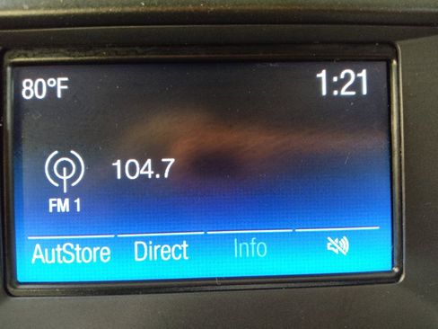Used 2018 Ford Fusion SE FWD image 25
