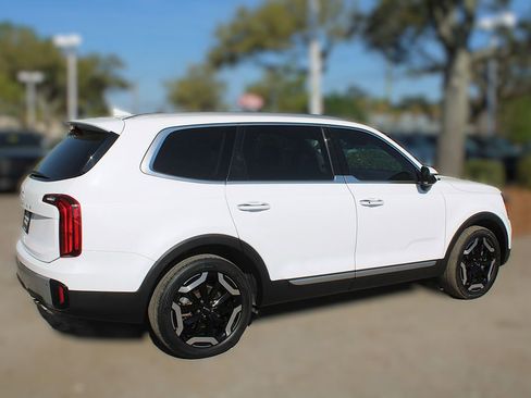 Used 2023 Kia Telluride S w/ S Sunroof Package image 6