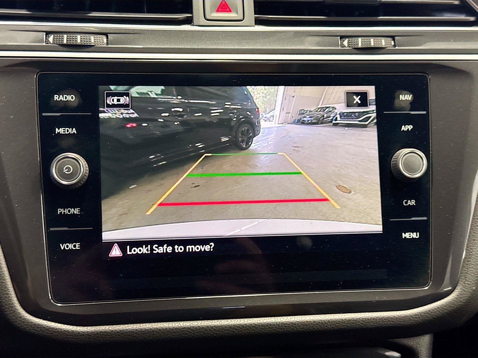 Used 2022 Volkswagen Tiguan SEL R-Line AWD/4WD image 14