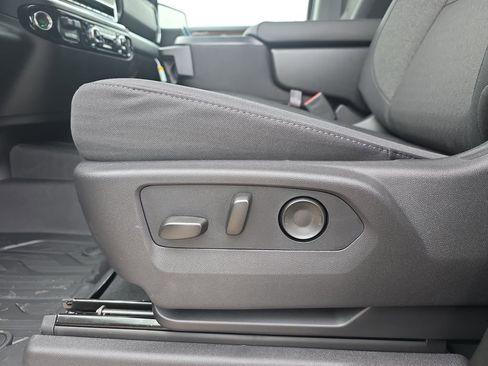 New 2026 GMC Sierra 1500 SLE image 32