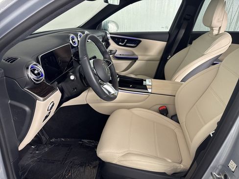 Certified 2025 Mercedes-Benz GLC 300 4MATIC image 14