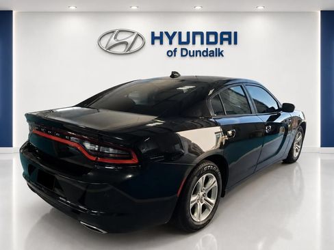 Used 2019 Dodge Charger SXT RWD image 4