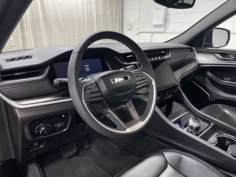 Used 2024 Jeep Grand Cherokee Limited 4xe AWD/4WD image 9