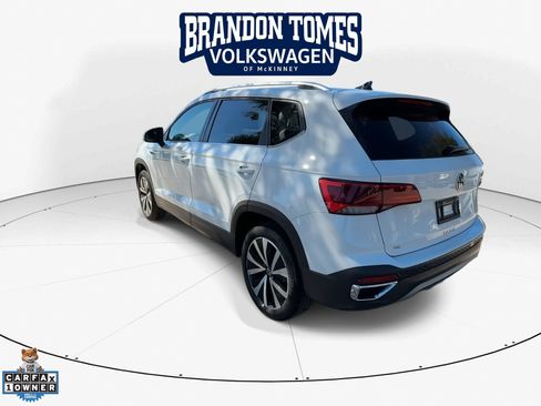 Used 2024 Volkswagen Taos SE FWD image 8