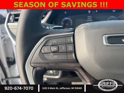 New 2025 Jeep Grand Cherokee Limited w/ Black Appearance Package image 20