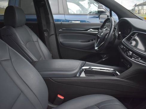 Used 2024 Buick Enclave Premium AWD/4WD image 3