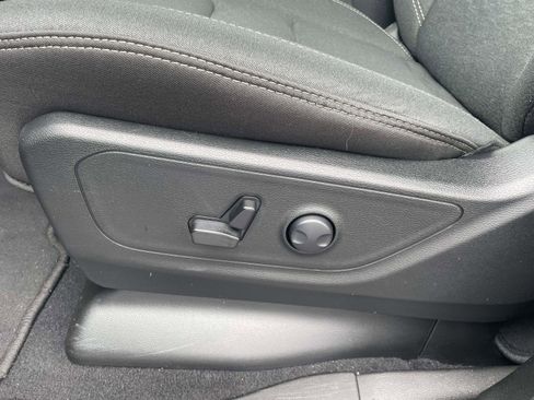 Certified 2025 RAM 1500 Big Horn AWD/4WD image 24