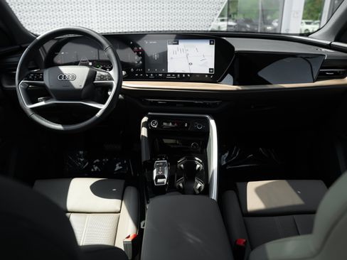 Used 2025 Audi Q5 Premium Plus w/ Premium Plus AWD/4WD image 8