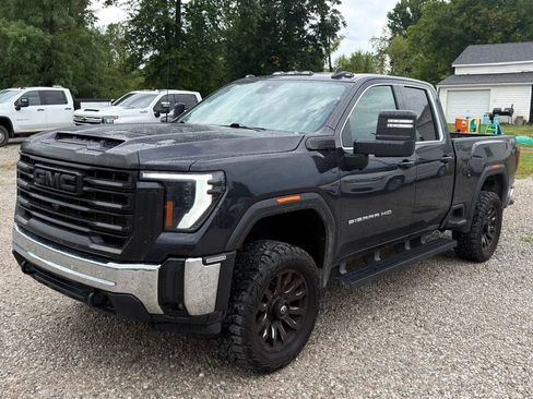 Used 2024 GMC Sierra 2500 SLE AWD/4WD image 9