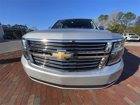 Used 2018 Chevrolet Suburban Premier image 3