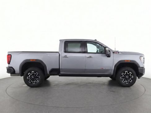 Used 2025 GMC Sierra 2500 AT4X AWD/4WD image 9