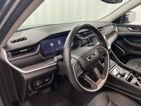 Used 2022 Jeep Grand Cherokee L Limited image 18