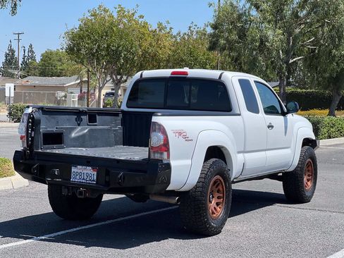 Used 2010 Toyota Tacoma PreRunner RWD image 11