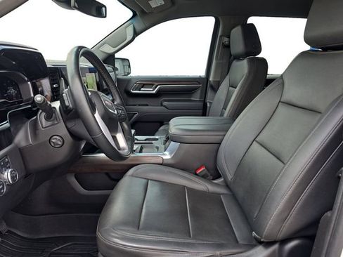 Used 2023 GMC Sierra 1500 SLT w/ SLT Premium Plus Package AWD/4WD image 9