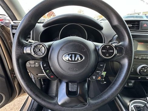 Used 2015 Kia Soul + image 11