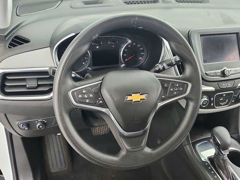 Used 2023 Chevrolet Equinox RS FWD image 18