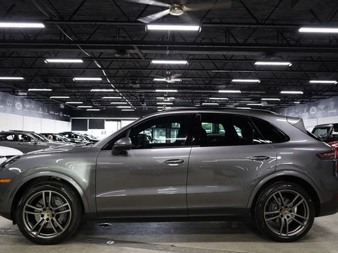 Used 2019 Porsche Cayenne S AWD/4WD image 2