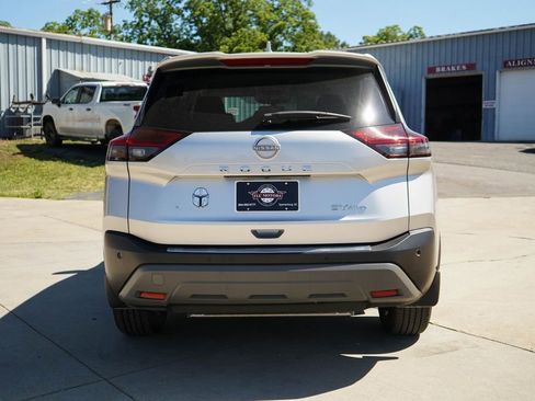 Used 2023 Nissan Rogue SV AWD/4WD image 19