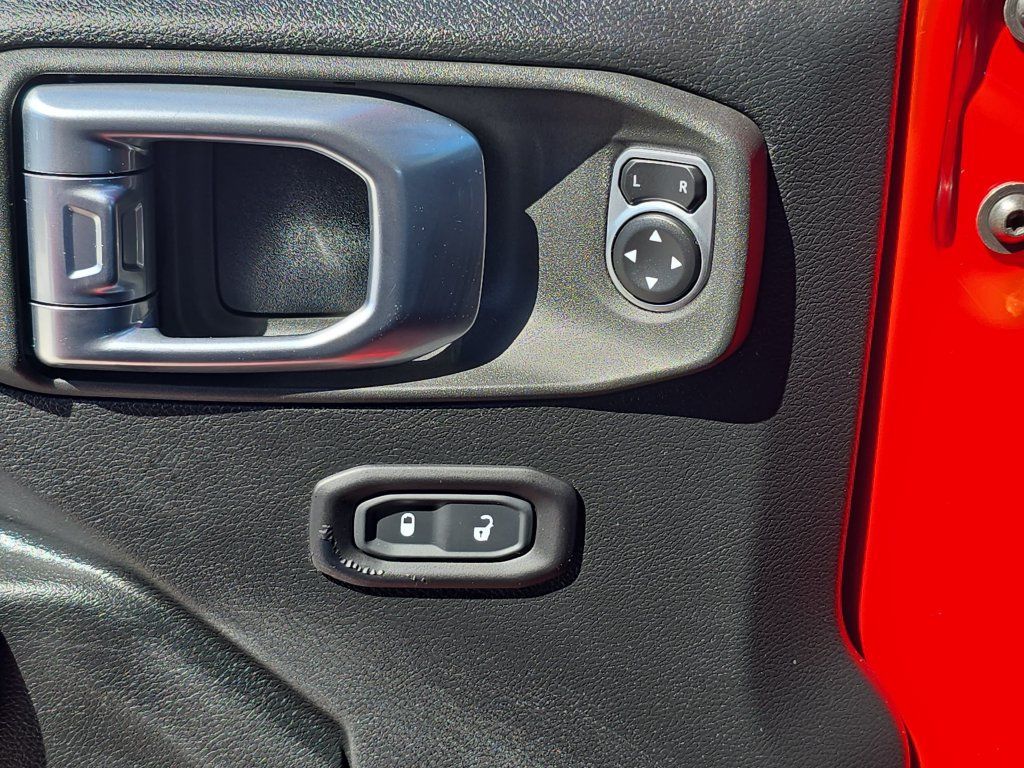 Used 2020 Jeep Wrangler Sport AWD/4WD image 29
