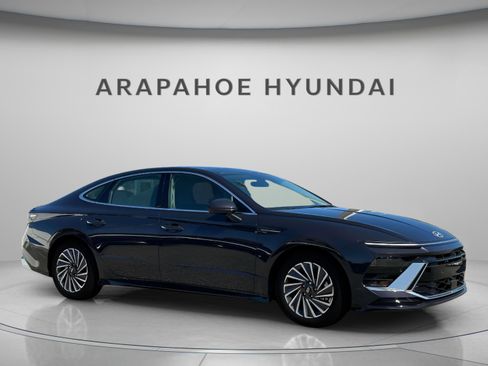 New 2025 Hyundai Sonata Limited image 9