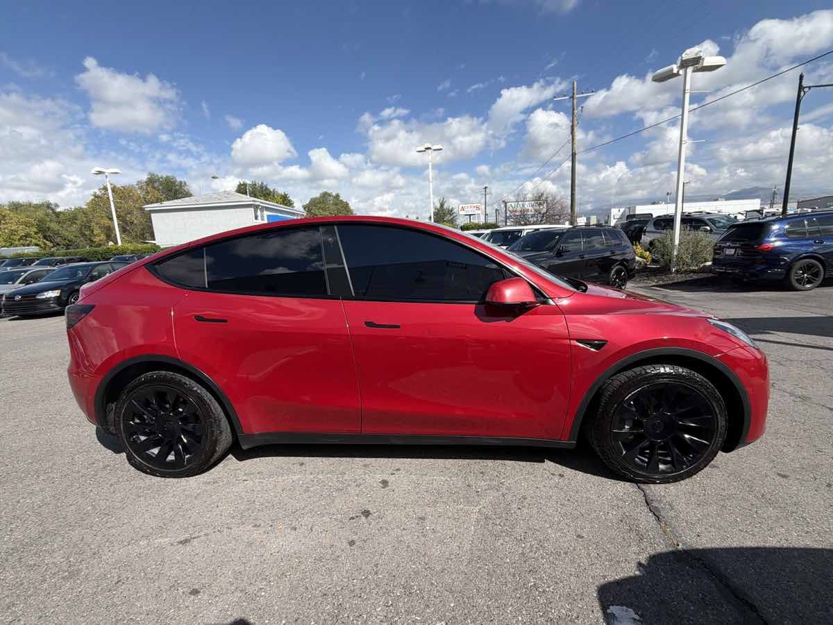 Used 2022 Tesla Model Y Long Range AWD/4WD image 6