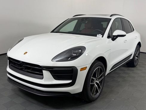 Certified 2026 Porsche Macan AWD/4WD image 1