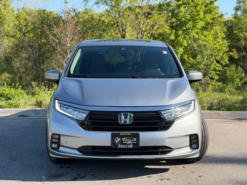 Used 2023 Honda Odyssey Elite image 2