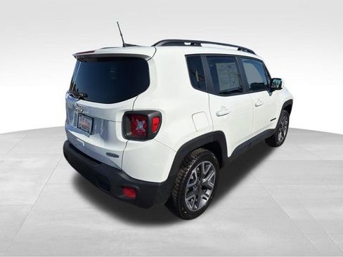Used 2018 Jeep Renegade Latitude w/ Cold Weather Group image 6