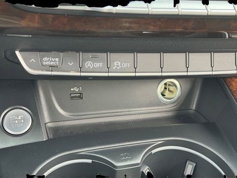 Used 2019 Audi A4 2.0T Premium w/ Convenience Package image 23