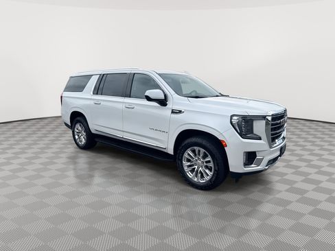 Certified 2022 GMC Yukon XL SLT w/ Max Trailering Package AWD/4WD image 2