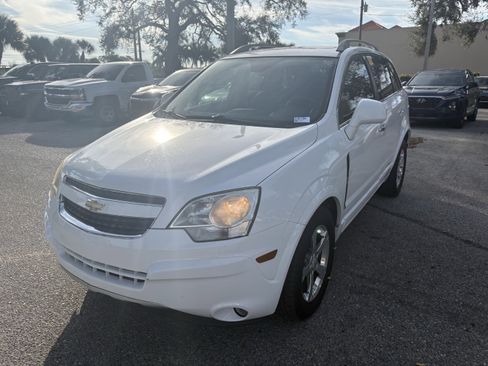 Used 2014 Chevrolet Captiva Sport LT w/ Convenience Package image 3