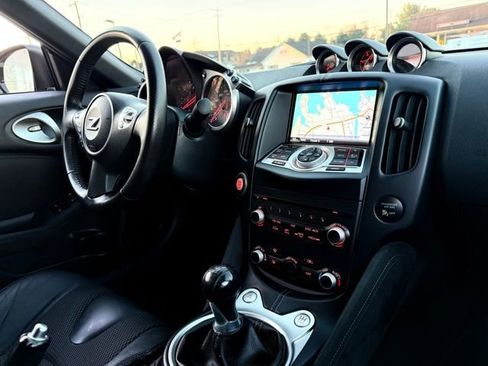 Used 2017 Nissan 370Z Touring Sport image 29