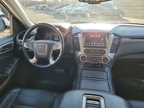 Used 2018 GMC Yukon Denali image 9