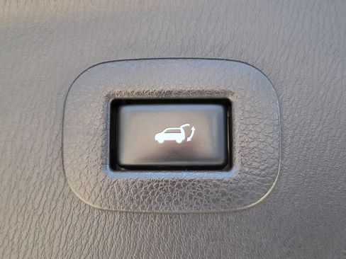 Used 2015 INFINITI QX80 4WD w/ Limited Package image 12