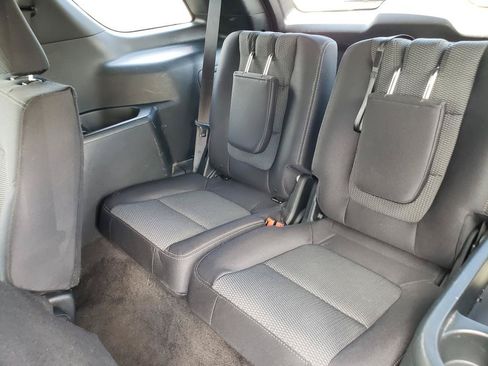 Used 2018 Ford Explorer XLT w/ Equipment Group 201A AWD/4WD image 12