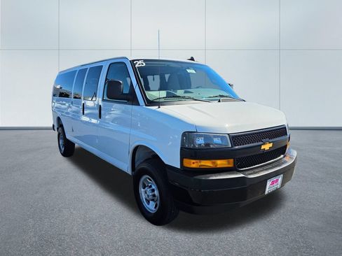 Used 2025 Chevrolet Express 3500 LS RWD image 7