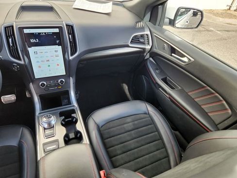 Used 2024 Ford Edge ST-Line w/ Class II Trailer Tow Package image 15