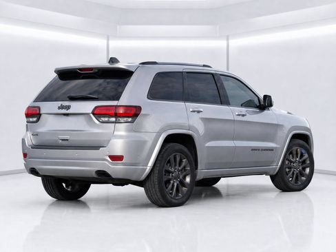 Used 2018 Jeep Grand Cherokee High Altitude AWD/4WD image 4
