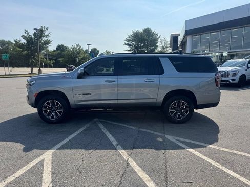 Used 2024 Chevrolet Suburban Z71 w/ Luxury Package AWD/4WD image 2