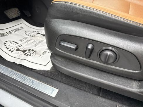 Used 2020 Chevrolet Equinox Premier FWD image 30