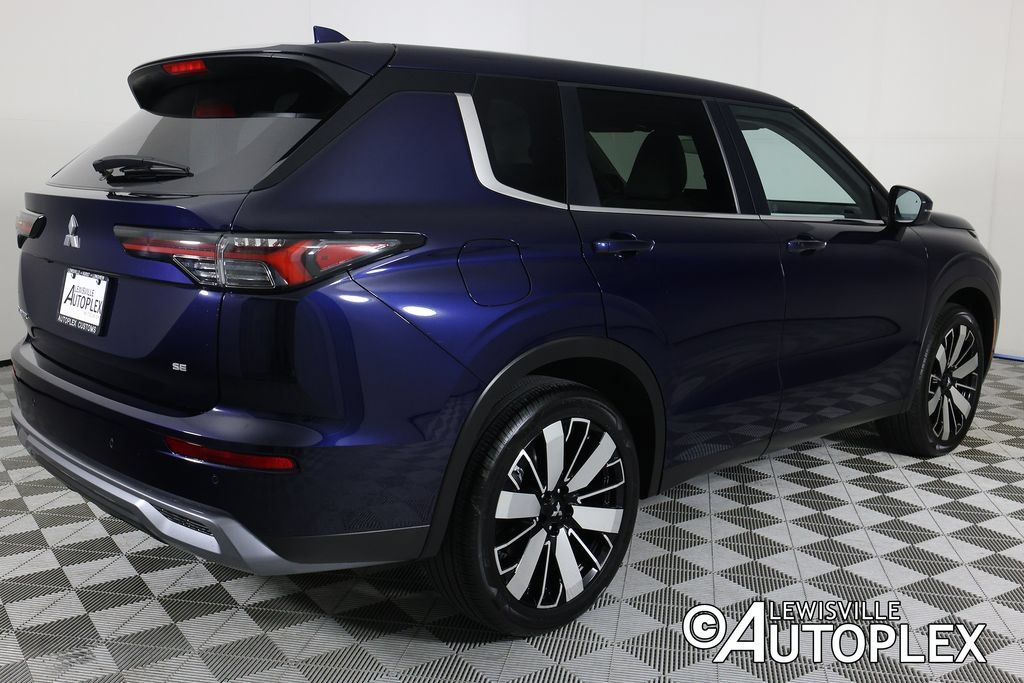 Used 2025 Mitsubishi Outlander SE FWD image 5
