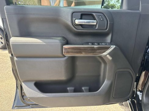 Used 2022 Chevrolet Silverado 1500 LT Trail Boss w/ Bed Protection Package AWD/4WD image 19