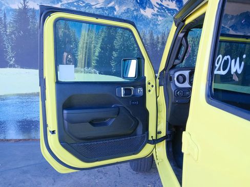 Used 2024 Jeep Wrangler Sport S w/ LED Headlamp & Fog Lamp Group image 10