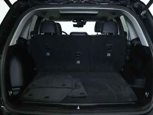 Used 2023 Jeep Grand Cherokee Limited w/ Luxury Tech Group II image 31