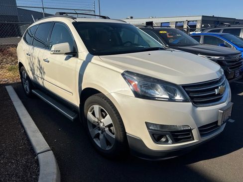 Used 2014 Chevrolet Traverse LTZ FWD image 4